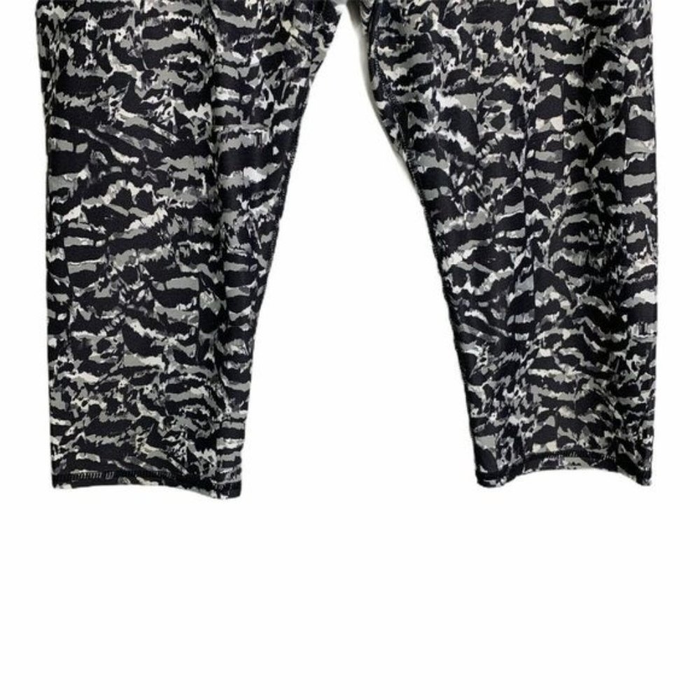 Fabletics Marble Cropped Bellow Knee Leggings - image 3